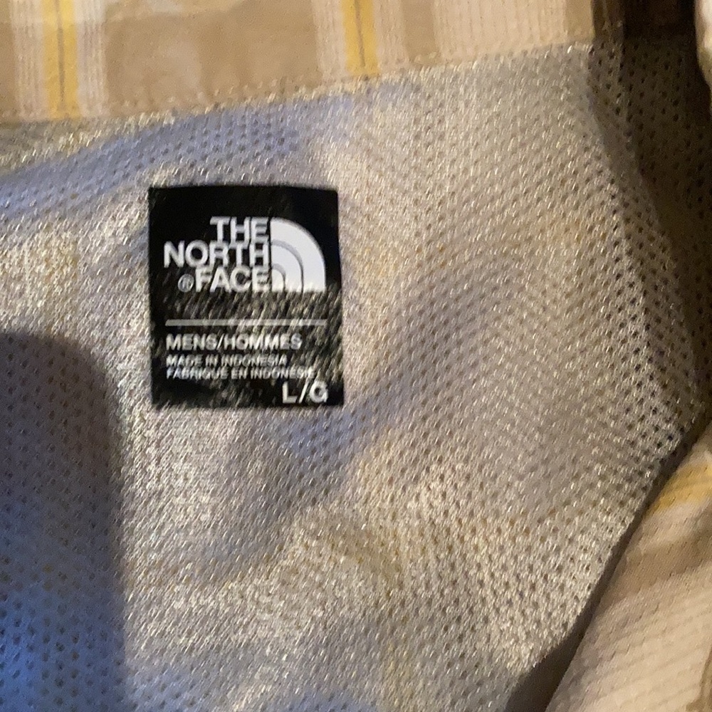 North face button down - Picture 2 of 6